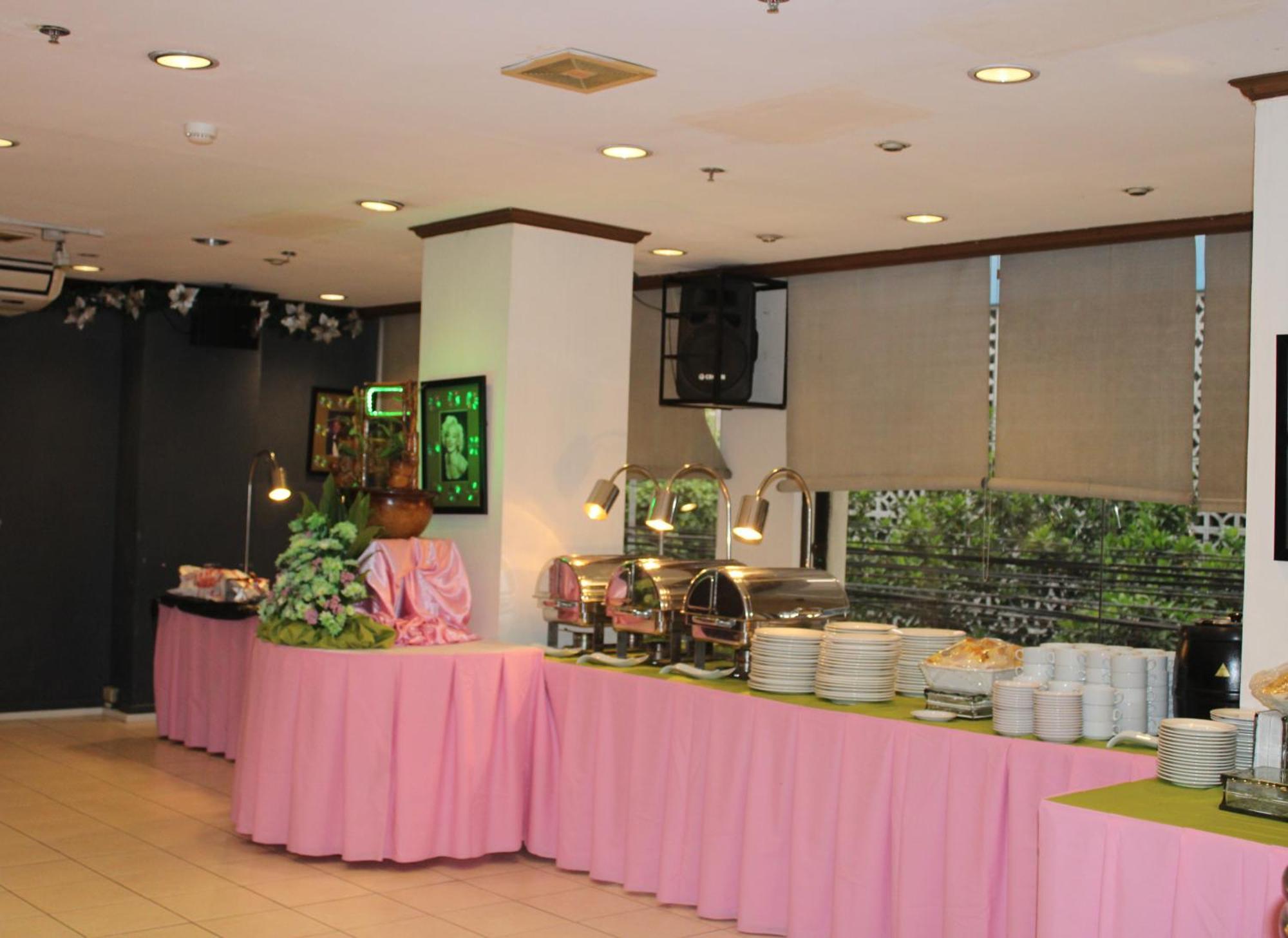 Rosas Garden Hotel Manila Exterior photo