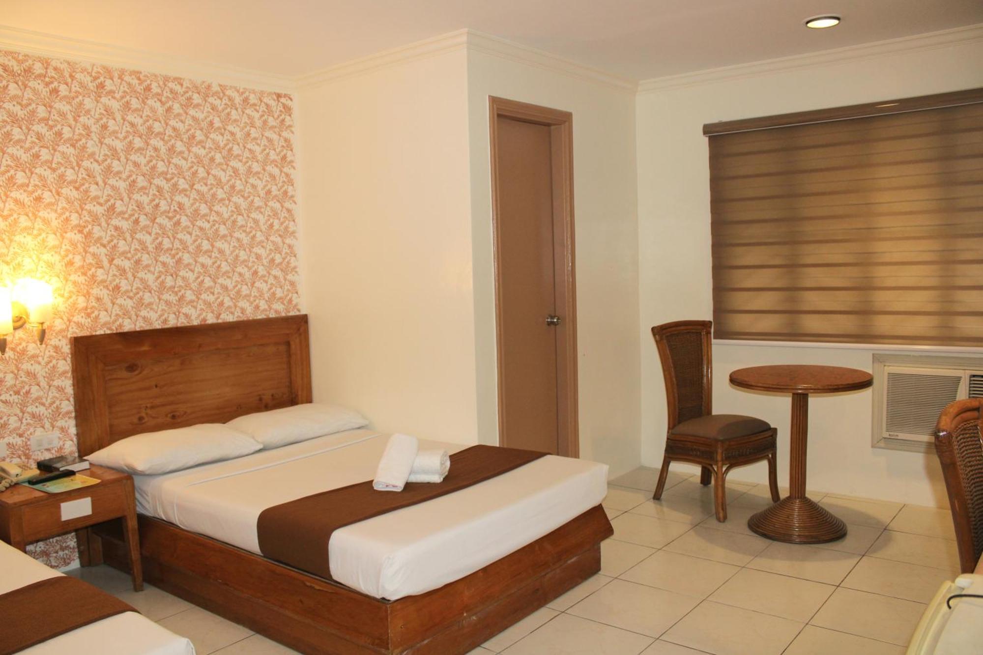 Rosas Garden Hotel Manila Exterior photo
