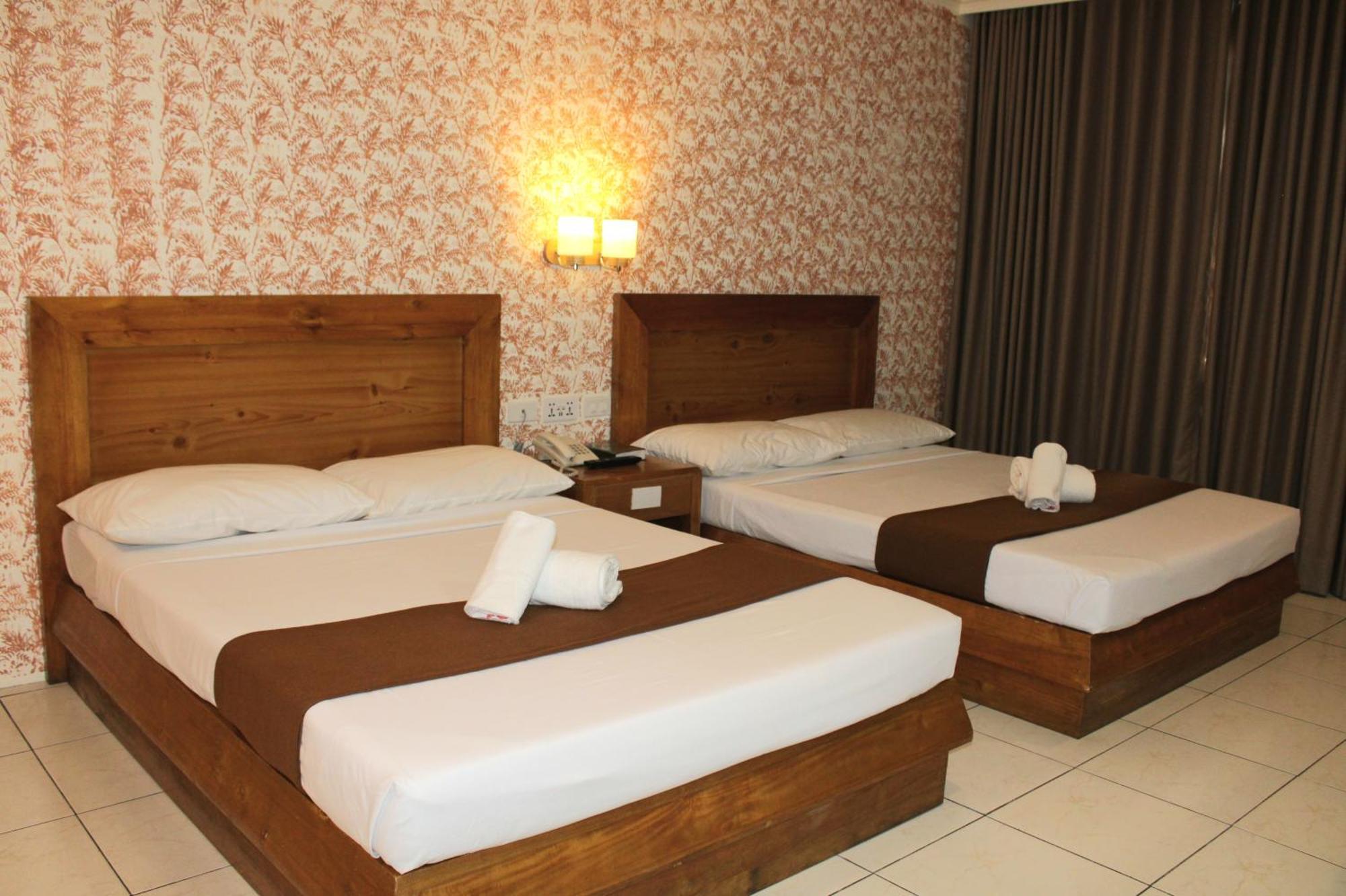 Rosas Garden Hotel Manila Exterior photo