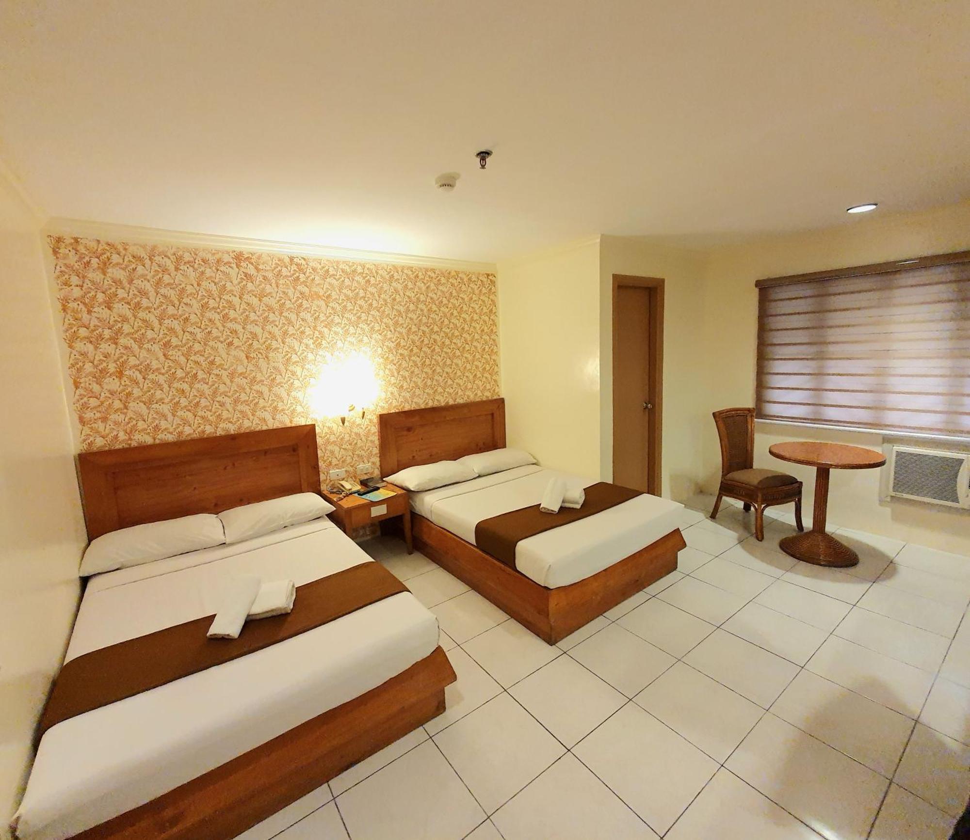 Rosas Garden Hotel Manila Exterior photo