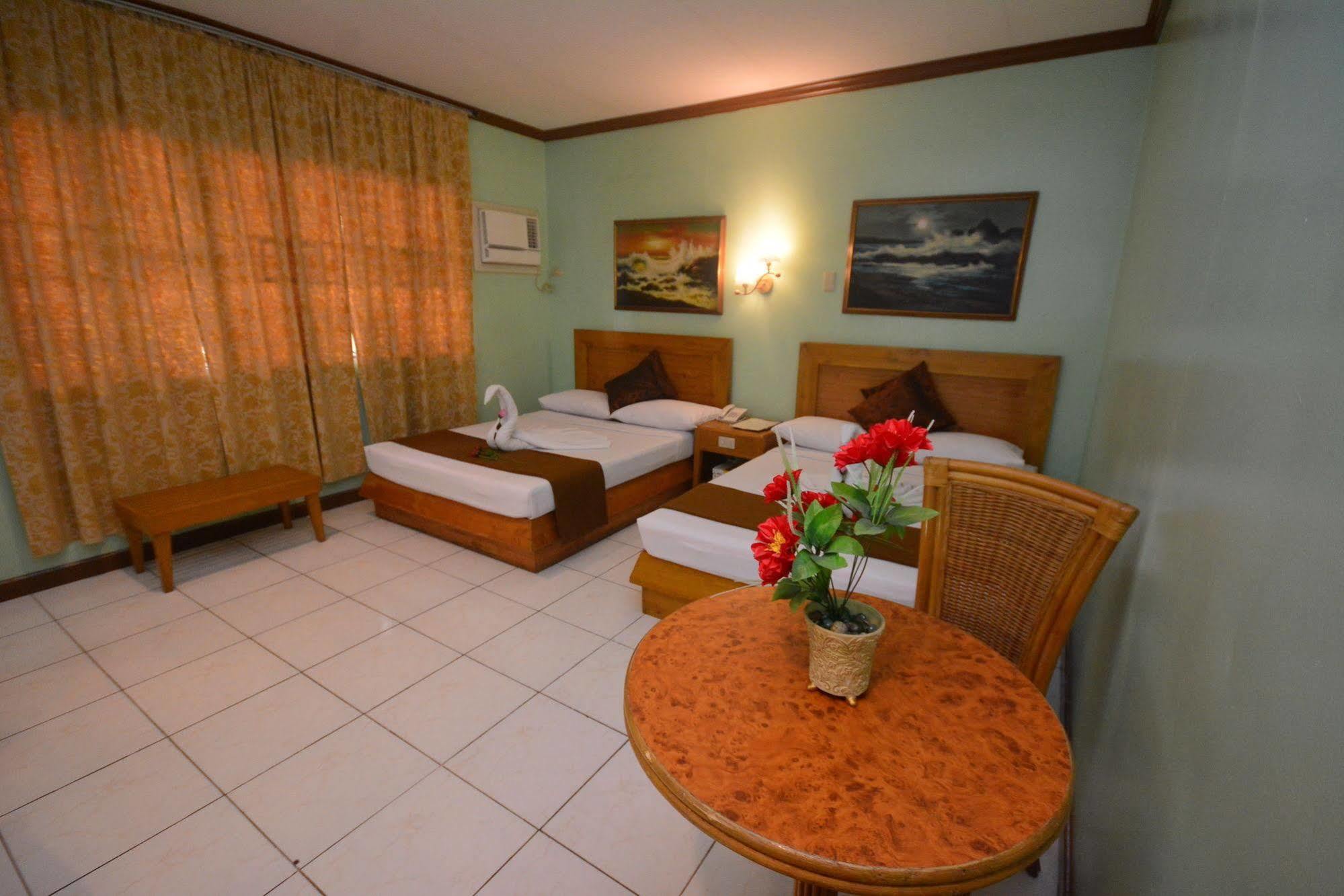 Rosas Garden Hotel Manila Exterior photo