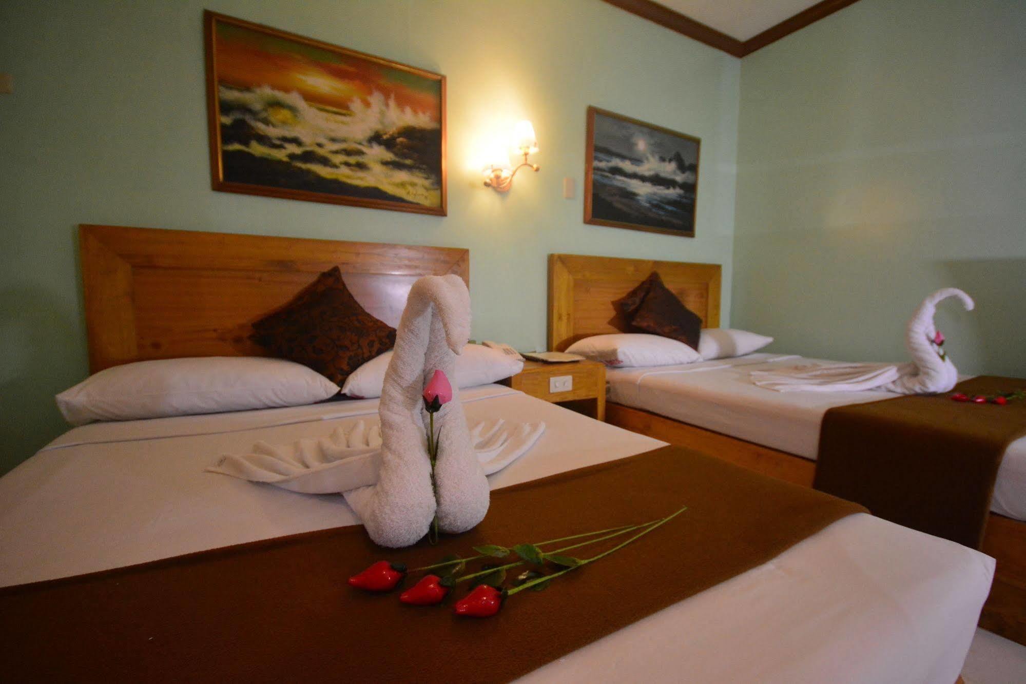 Rosas Garden Hotel Manila Exterior photo